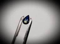 Blue with yellow sapphire pear 0.68 ct 8х5 mm