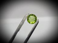 Round peridot 1.57 ct 7.9 mm