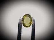 Unheated yellow sapphire 1.71 ct 8.7х6.3 mm (color change)