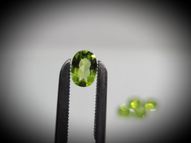 Peridot oval set 5 pcs. 4.43 ct 7х5 mm