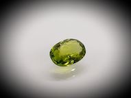 Bright greeen tourmaline 1.60 ct 9.4x6.7 mm