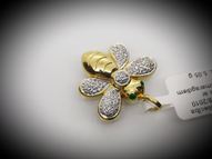 Pendant Bee with emeralds & diamonds