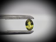 Yellow with blue sapphire 0.97 ct 6.8х4.7 mm