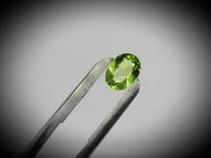 Peridot 1.28 ct oval 8 x 6 mm